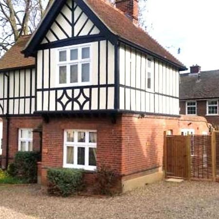 Old School Apartment 1 First Floor Bury St. Edmunds Exterior foto